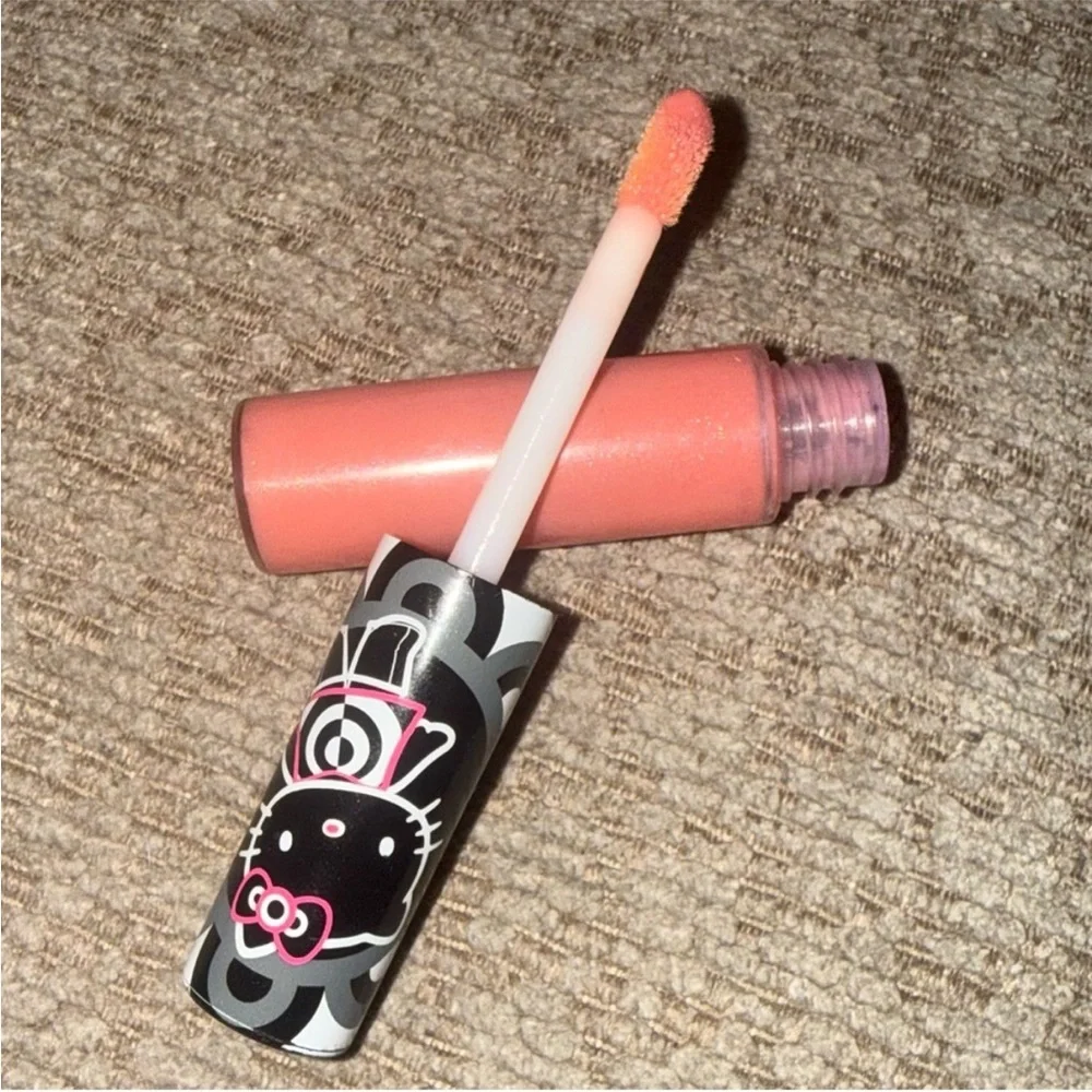 MAC Cosmetics Hello Kitty Lipgloss Color Mimmy